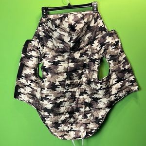 Top paw Green Camo Puffer Jacket (XL)